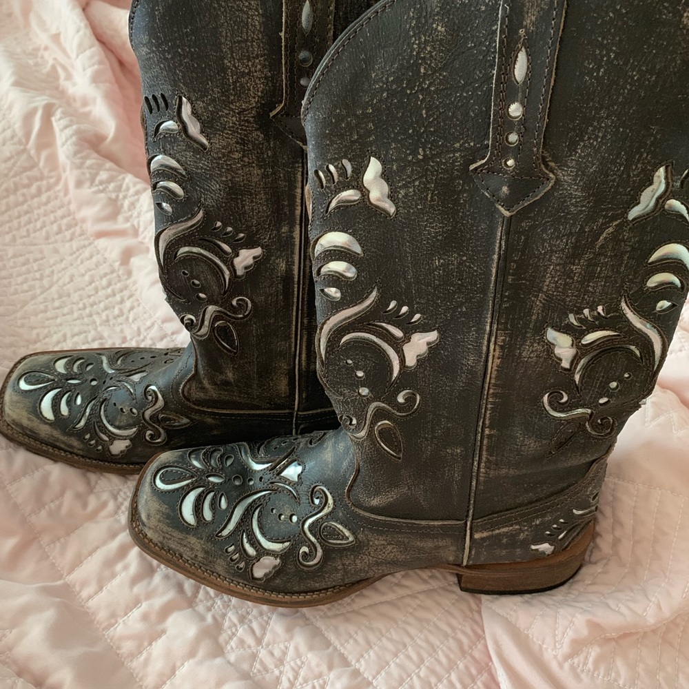 Roper coral silver boots